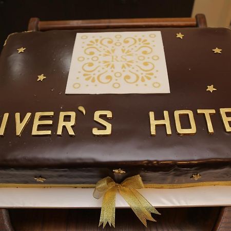 River S Hotel Zugdidi Kültér fotó