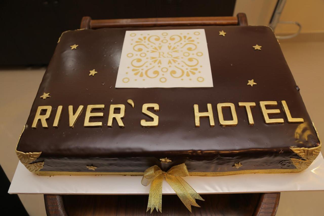 River S Hotel Zugdidi Kültér fotó